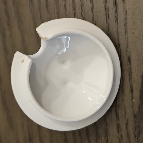 Elegant Vintage Nippon Cream and Gold Serveware Jar - Picture 9 of 16